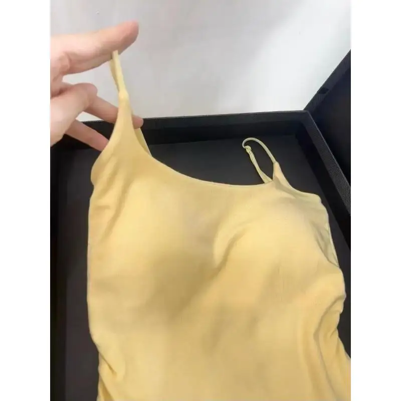 胸が大きいTシャツは、本当に着られるのか？夏の通勤スタイルを救う1つのアイテムとは