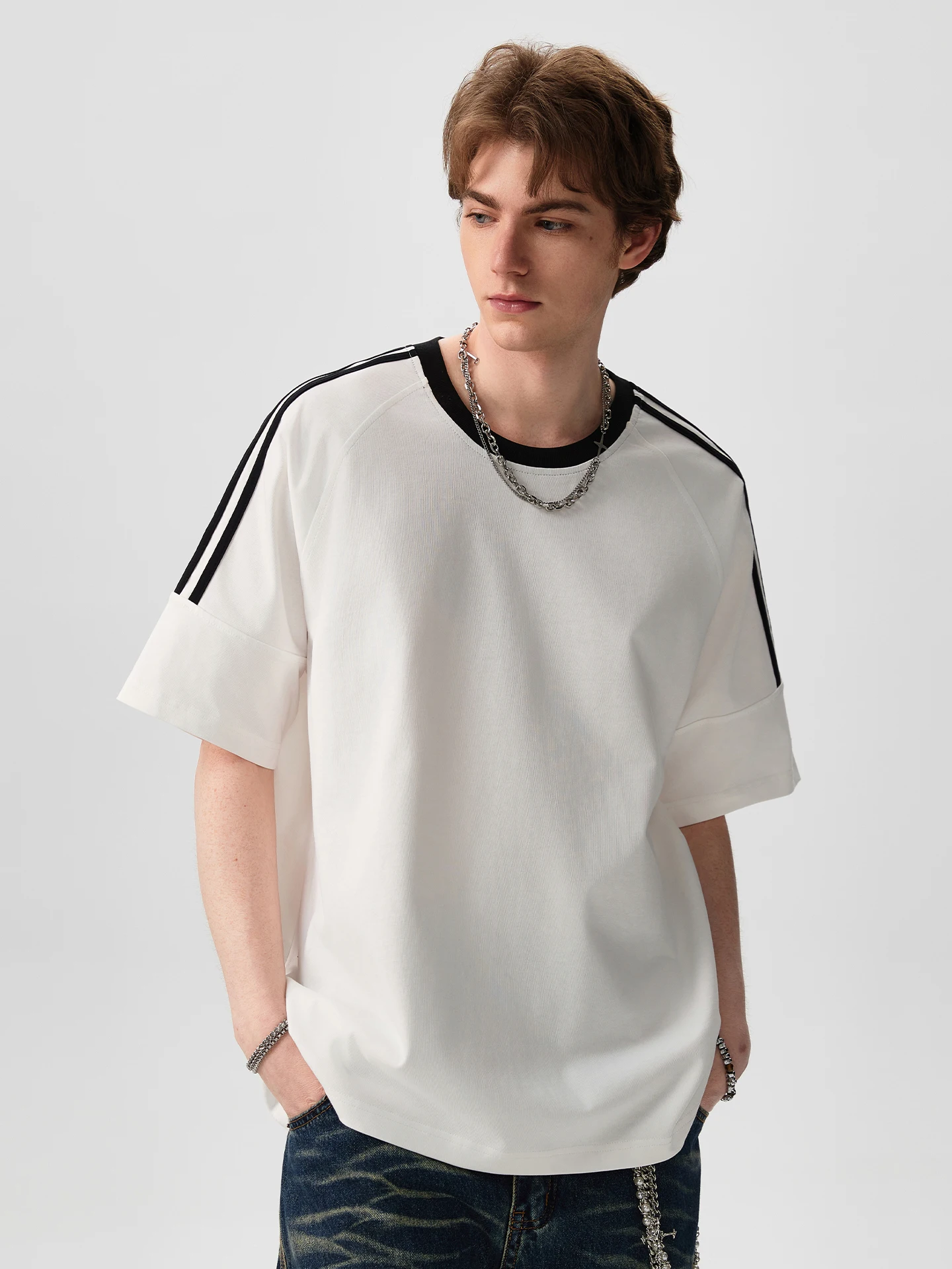 紫外線対策完備のクール感Tシャツでちくびを防ぐ男性の選び方