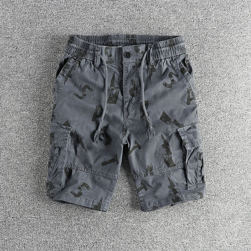 ヴィンテージ風プリントワークショート パンツ：夏の日常使いに最適な工装スタイル