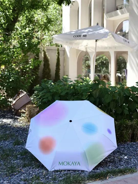 カラフルな虹のきのこ柄持ち運び可能なUVカット傘【ブラックコーティング・晴雨兼用】