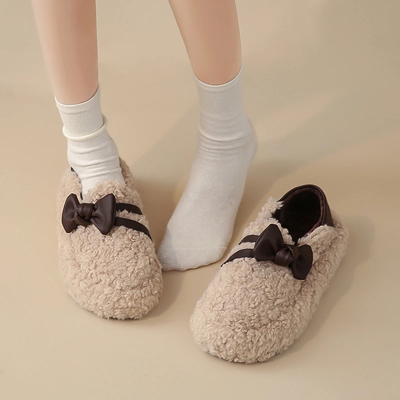 ぺたんこ靴 かわいい：やわらかいモコモコシューズの実用性と使い方