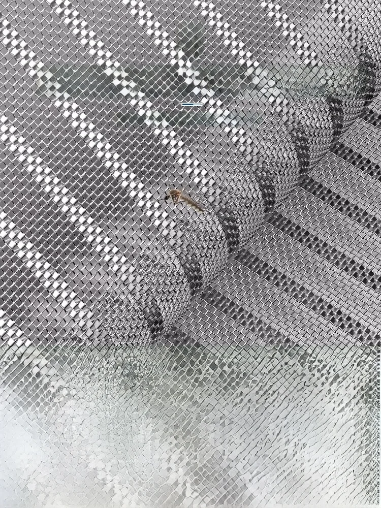 強力な磁気吸着防蚊カーテン：夏用の寝室で効果的に蚊を寄せない方法
