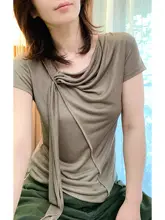 非対称デザインのひねり付きショートスリーブTシャツ【極上の柔らかさ・ドレープ感・スリム効果】