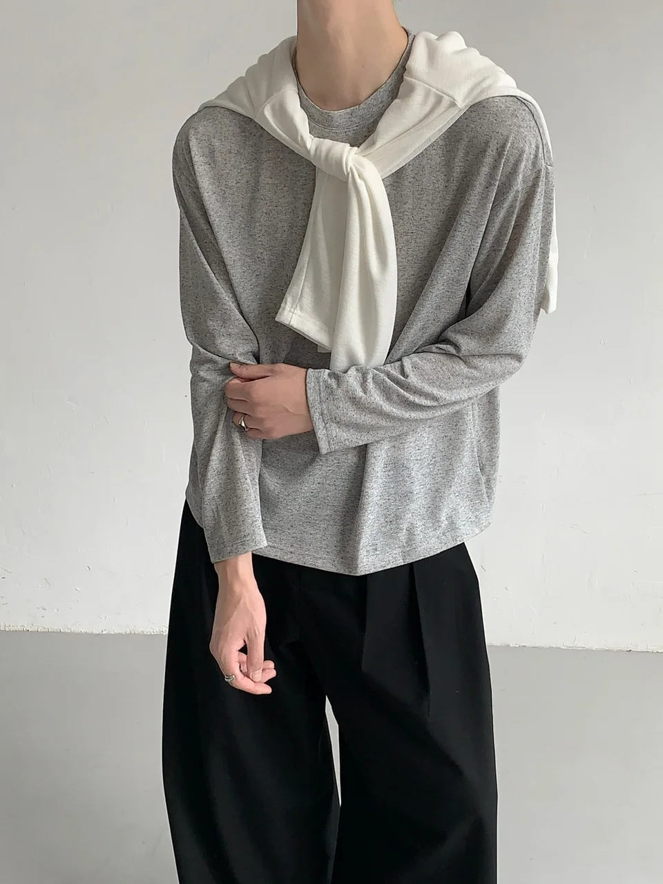 「Tシャツが伸びる」の本当の原因は？長く着用したいなら、この1点が鍵になる