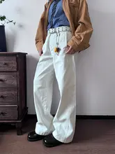 オフホワイトのシンプルデザインデニムパンツ【ユニセックス・ワイドレッグ・フィット】