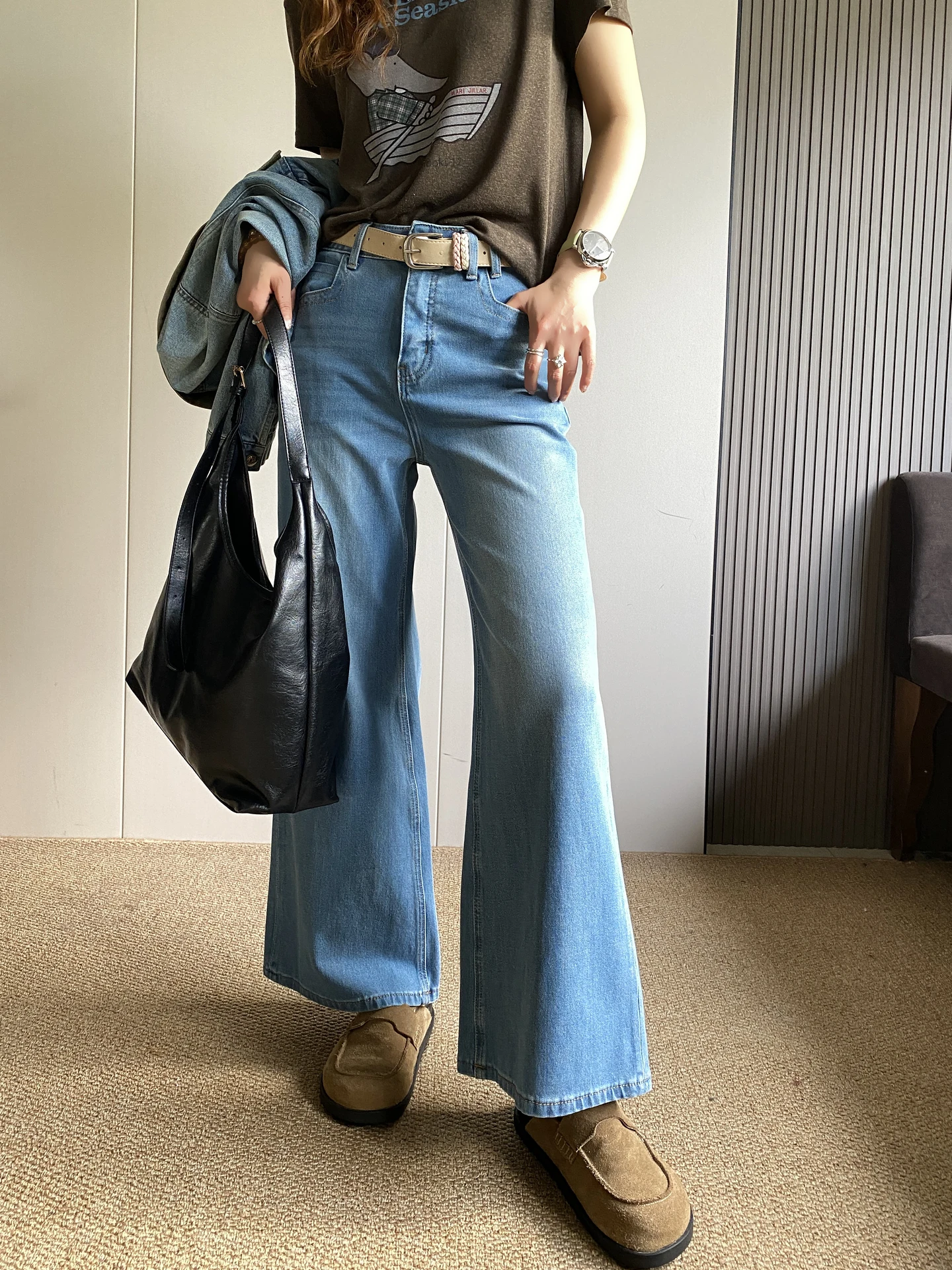 デニムパンツとジャケットのコーデで失敗しない方法は？