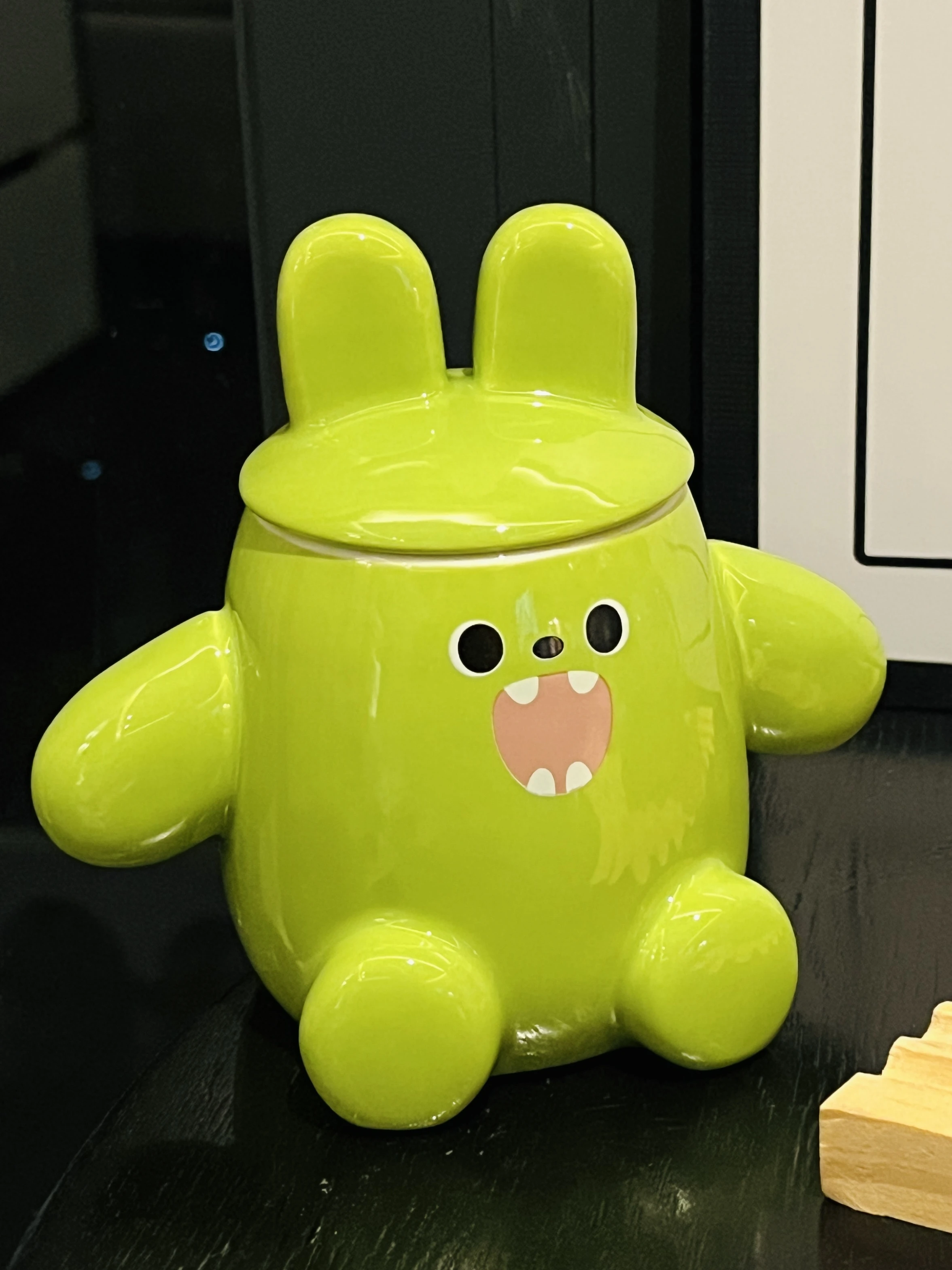 かわいいモンスター マグカップ：限定デザインで贈る韓式カジュアルな記念品
