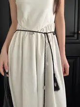 ボヘミアンスタイルの流れるフリンジ付きウエストストラップ