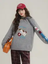 刺繍入り小犬デザイングレーラウンドネックニットセーター【冬用・極上の柔らかさ・ゆったりシルエット】