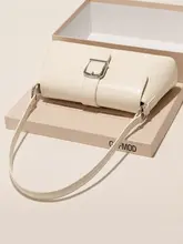 高級感あるデザインの牛革バゲットバッグ【肩掛け・通勤用・ファッション】
