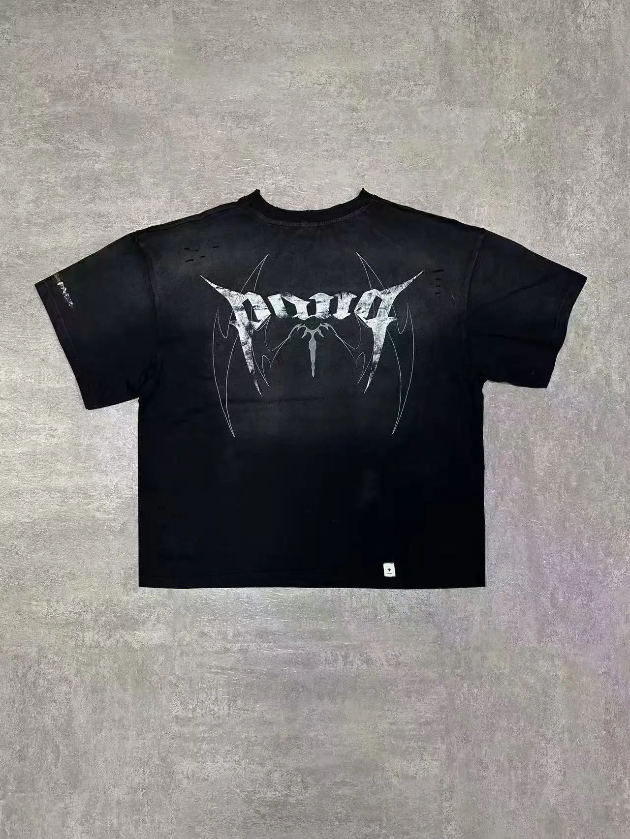 Tシャツの黄ばみや黒ずみに悩むなら、この1点で解決できる？