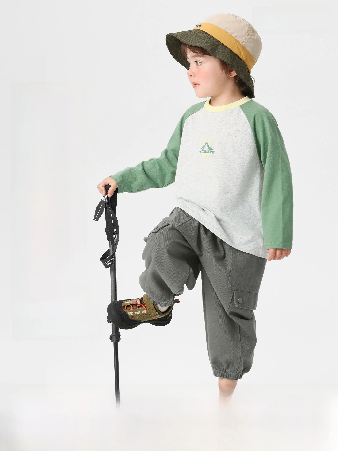 小学一年生の男の子にどんな服がおすすめ？おしゃれと実用性のバランスを取るベストな選択とは