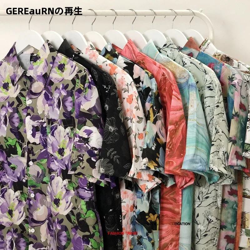 4月末に買うべきファッションアイテムは？ヴィンテージ風の油絵花柄シャツが今季のベストチョイス
