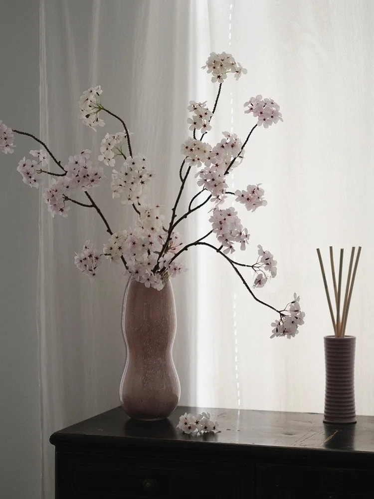 花留め代用：木卮muzhiのシルク绢花が提供する高級感と安定性
