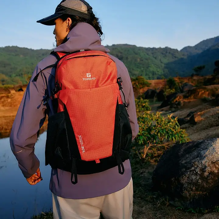 探路者 30L アウトドア登山用リュックサック【軽量・耐摩耗・通気性・多層区分】