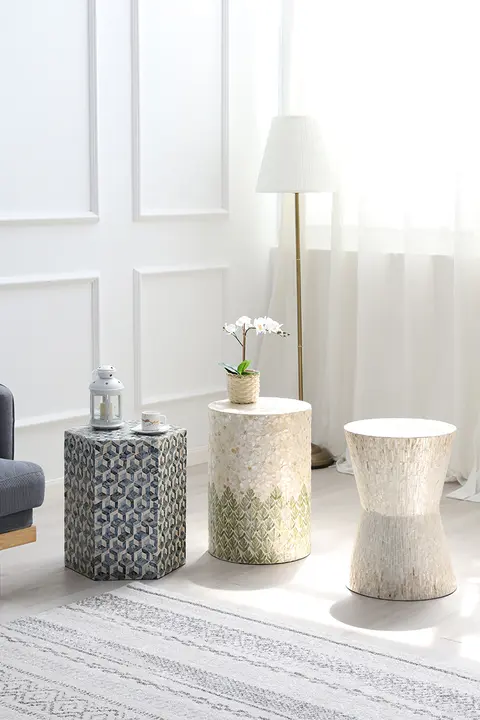 シンプルデザインの貝殻型テーブル【北欧スタイル・リビングルーム・サイドテーブル】