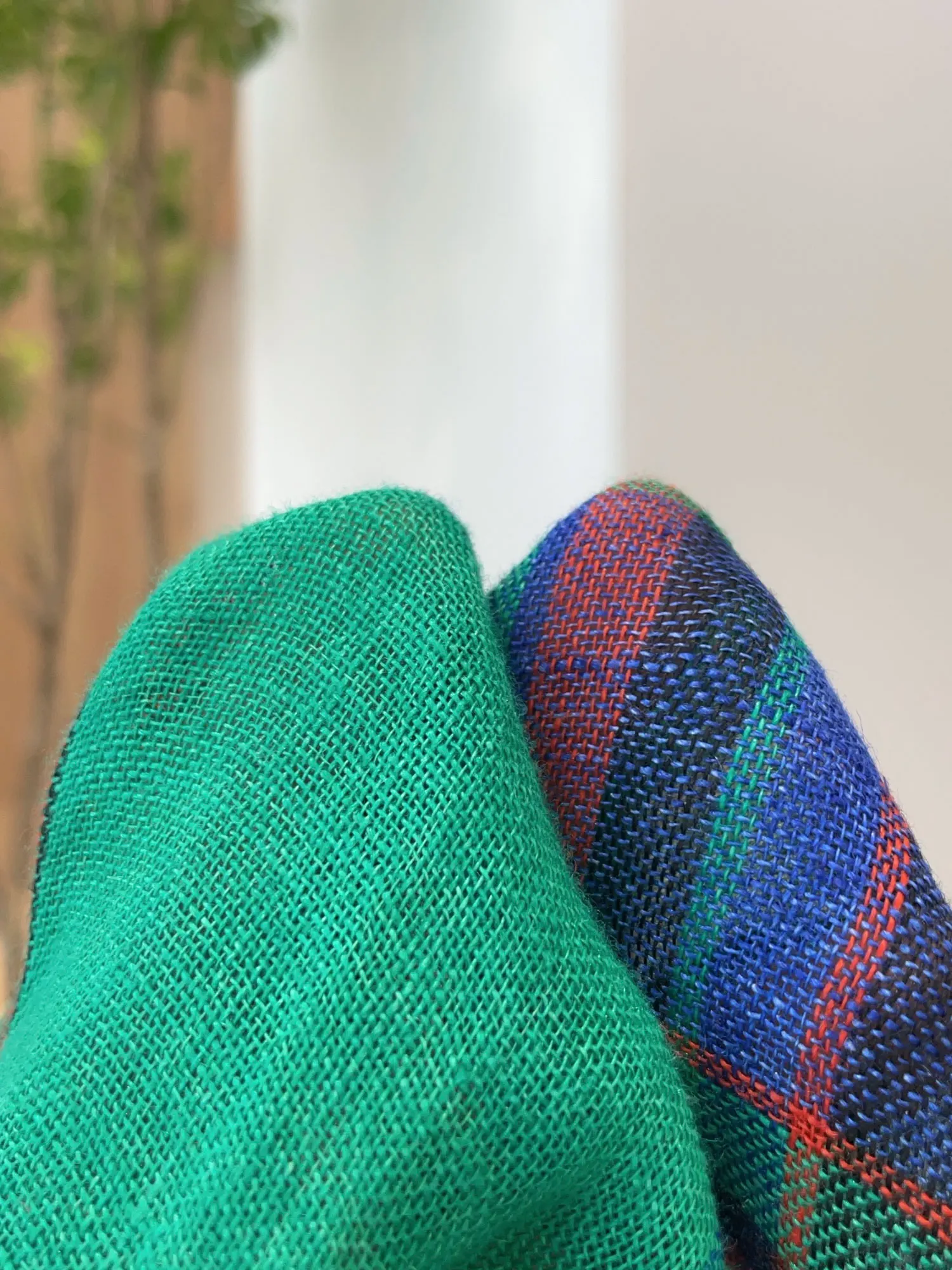 22℃の日に着る服は、本当に「涼しくて軽い」もので決まる？