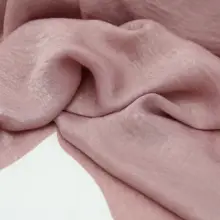 光沢感がありシワになりにくいピンク紫色サテン調素材の漢服用ブラウス＆キャミソール用生地（セットアップ対応）
