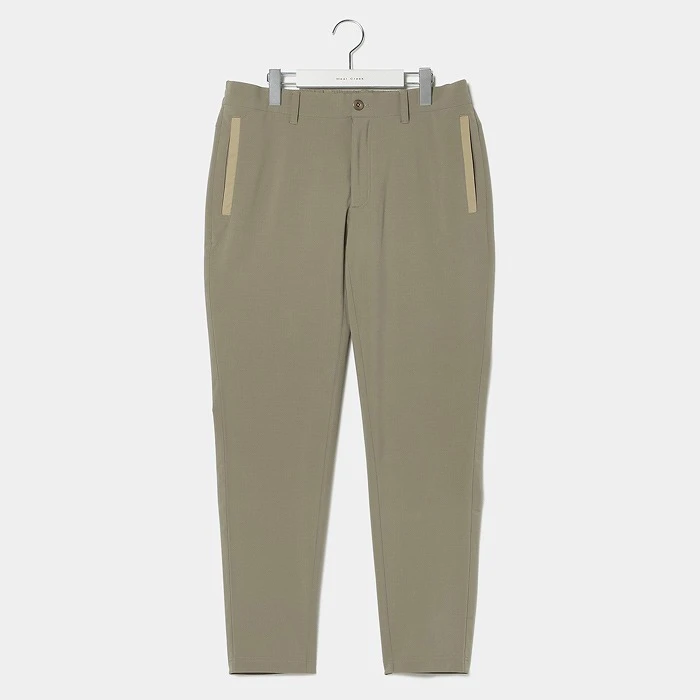 春のゴルフファッションで迷ったら、このパンツが救う理由は？