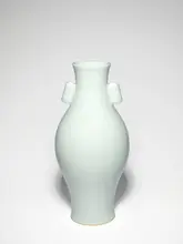 手作り高温焼成の陶磁器花瓶【粉青花柄・高さ25cm・中式デザイン】