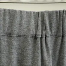 松緩ウエストの膝下Aラインスカート【シルエットを引き立てるデザイン】