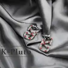 フレンチスタイルのレトロエナメルピアス【高級感あるデザイン・女性用】