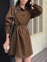 レトロな雰囲気！カラー無地の小さなボタン付き襟付きワンピース【ウエストマーク・Aライン・短め丈】