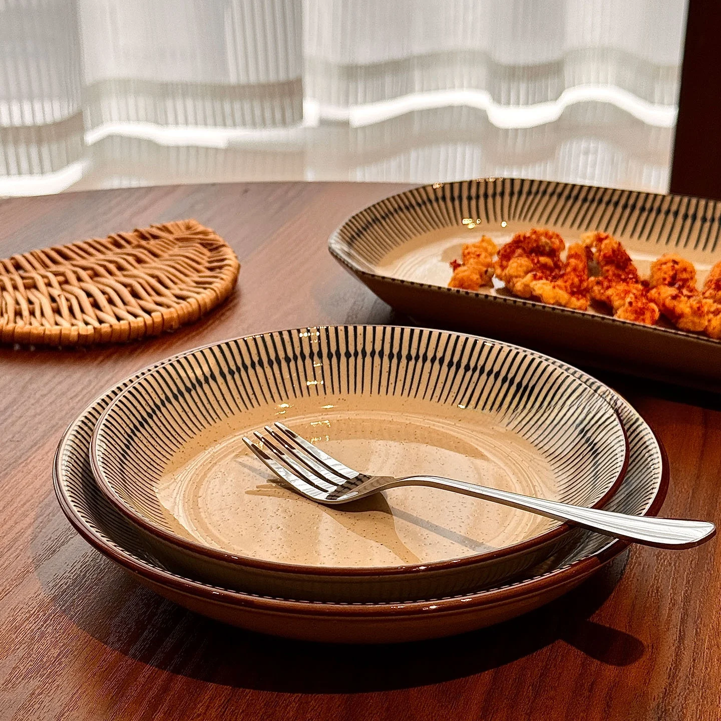 灰皿蓋付きは本当に必要なのか？ 日常の食卓に彩りをもたらす、和風陶器の深皿の選び方