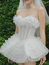 白色のドレス【パーティー用・美しいデザイン・プリンセス風・胸元を魅せる】
