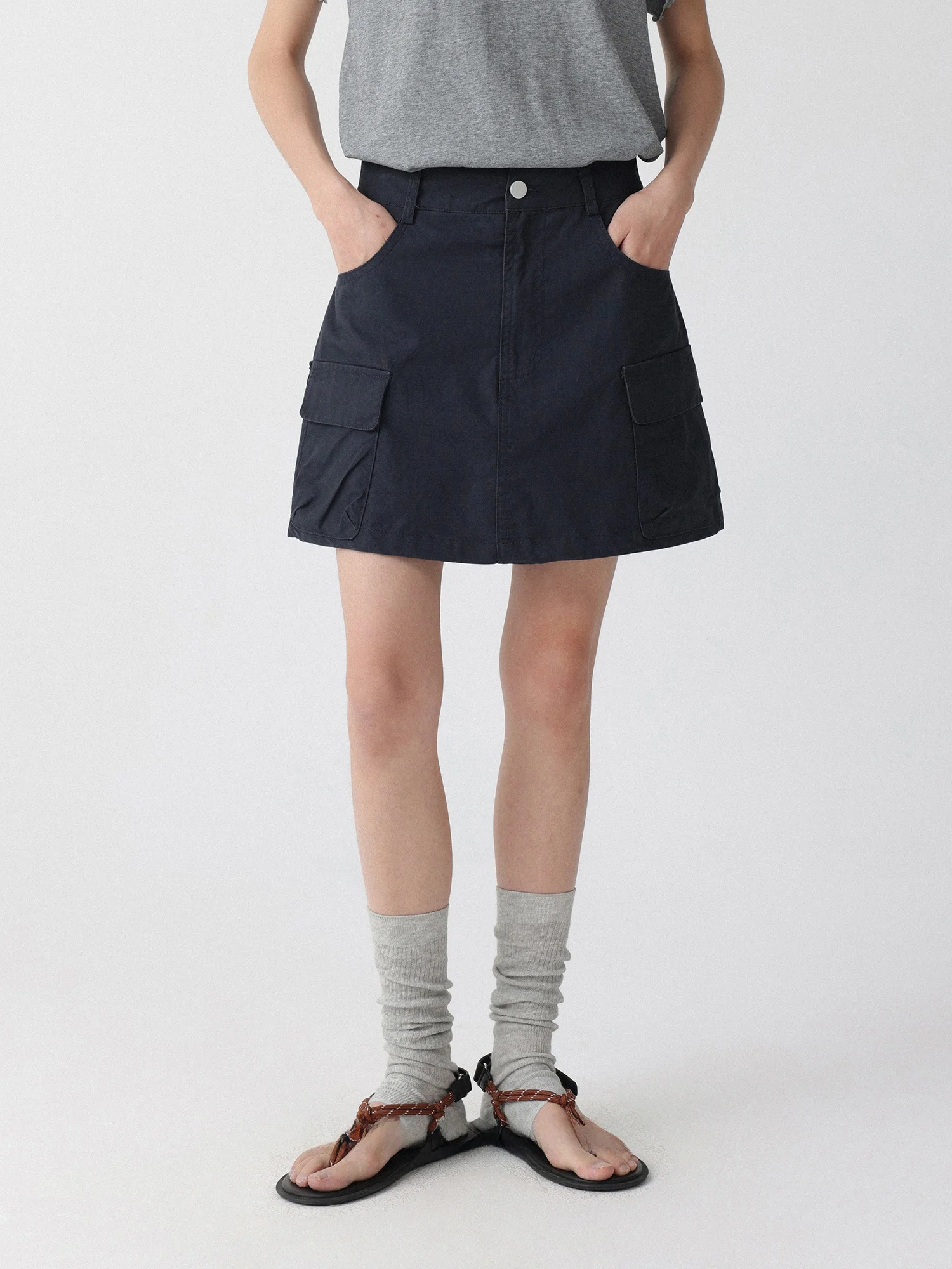 コットン製工装スカートパンツ サイズ40に合う特徴と実際のフィット感