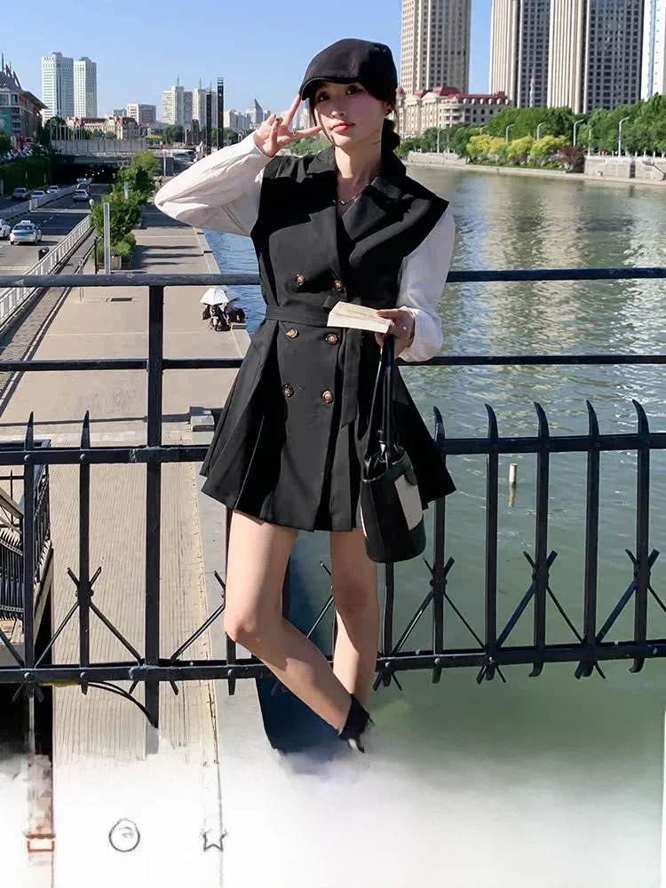 40代の披露宴や忘年会に着る服は？高級感と実用性を両立するブラックスーツドレスの選び方
