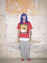 秋用ボックスシルエットのデジタルプリント半袖Tシャツ【フィット・レッド】