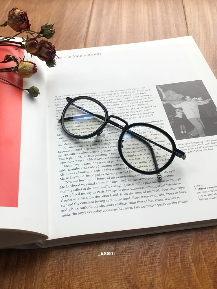 100均老眼鏡で失敗しない選び方とは？ヴィンテージ風のアンチブルーライト眼鏡が実は最強の解決策！