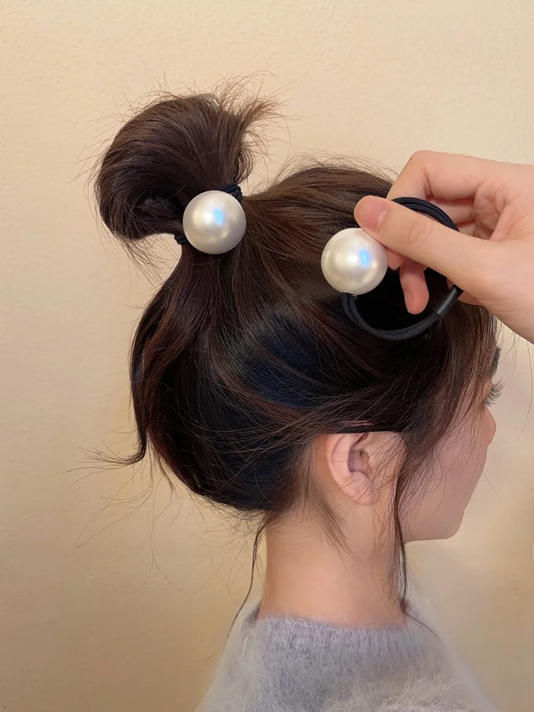 パールビンテージ風ヘアゴム：低めのお団子ヘアに最適な女性用ヘアアクセサリーの使い方と特性