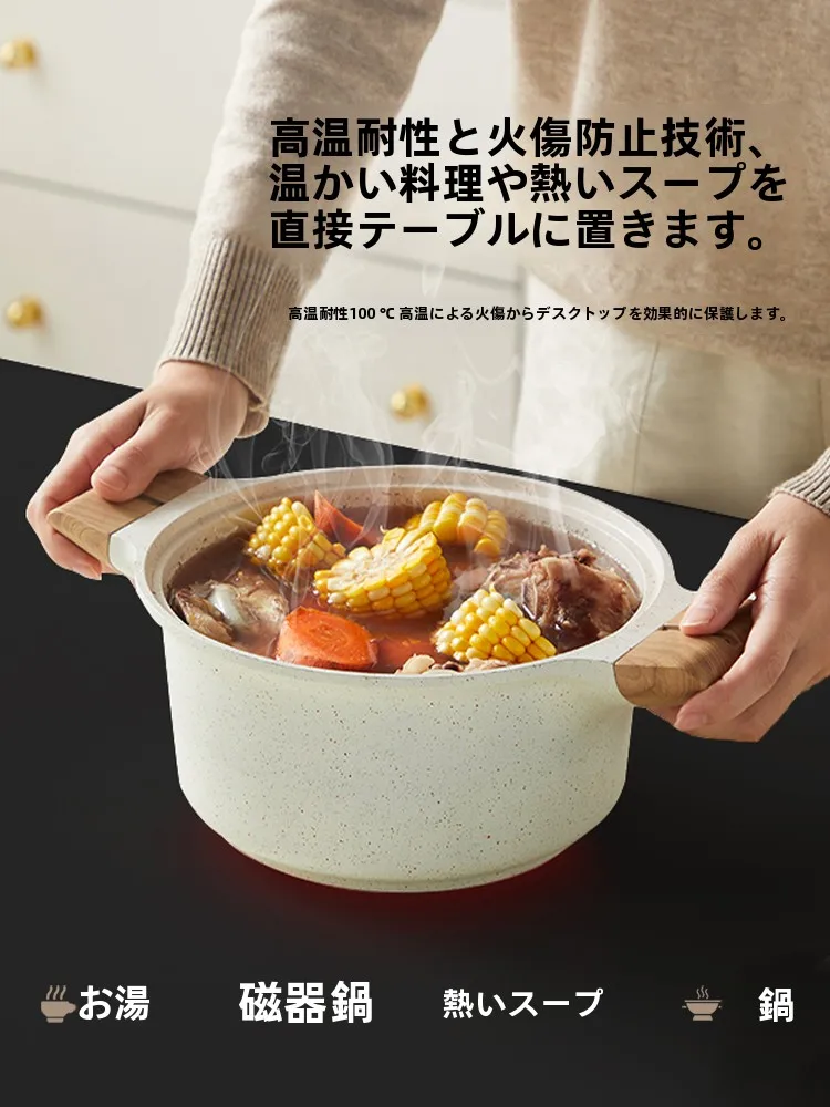 狭いダイニングに円形テーブルを設置するなら、このシリコンマットが救いになる？