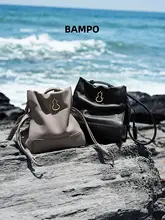 BAMPO 本革製ショルダーバッグ【柔らかい斜め掛け・バケットバッグ・福結びデザイン】