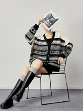 ストライプデザインのフィットニットカーディガン【春用・女性向け・小柄女子に最適】