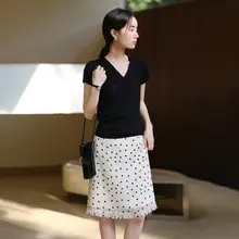 軽やかなドット柄スカート【フレンチスタイル・木耳デザイン・夏用・ストレート】