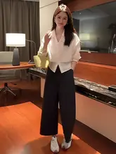 夏にぴったりなハイウエストストレートパンツと上質なトップスのコーディネート（セットアップ対応）