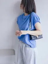 シンプルなオーバーサイズ白Tシャツ【短袖・ユニセックス・カジュアルスタイル】