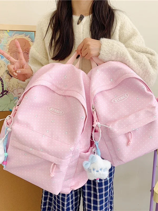 15インチ リュックはどんなもの？女子が通勤や旅行で選ぶべき「星柄リュック」の本当の魅力とは？