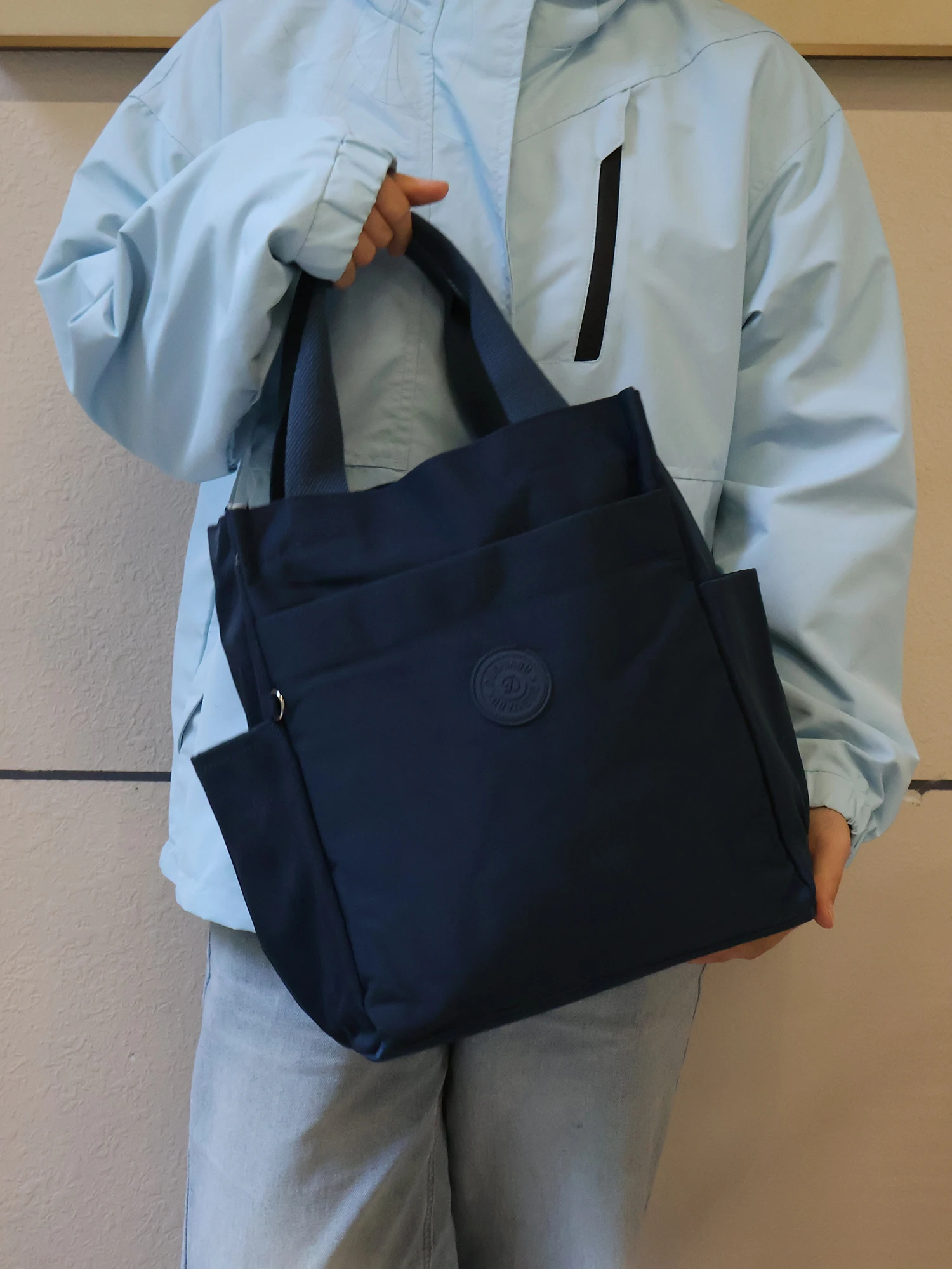 シンプルでおしゃれな手提げバッグ【防水・保温対応・お弁当用】