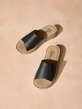 夏用の快適な厚底サンダル【柔らかいソール・通気性・疲れにくいデザイン】