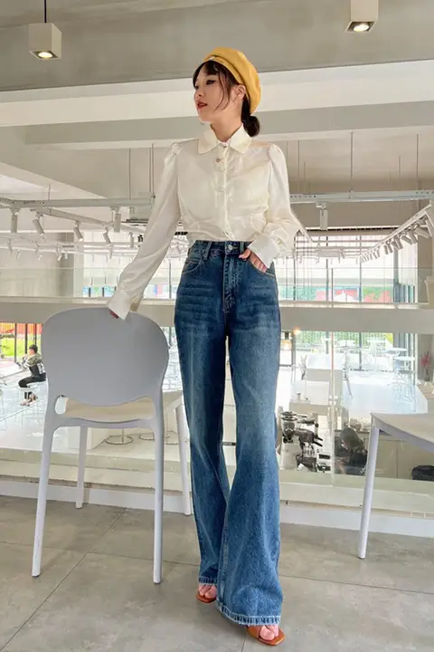 レトロデザインのハイウエストデニムパンツ【環境に優しいウォッシュ・ワイドレッグ・フレア】