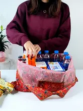 新年用の大きな赤いお祝いショッピングバッグ