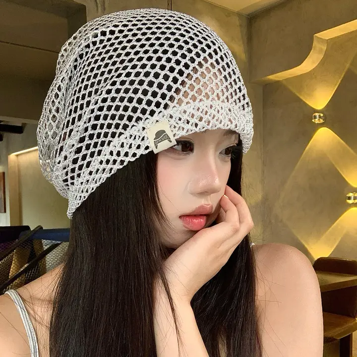 夏の涼しさを演出！編み込みデザインの透かしキャップ【軽量・通気性・小顔効果】