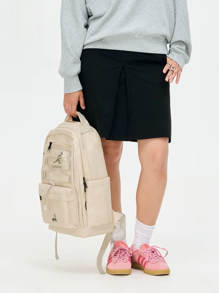 50リットル リュックの重量と構造：KANGOL シンプル防水リュックの実際の使い勝手