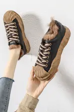 真皮製 レトロなウサギ毛のフリーススニーカー【冬用・女性用・ベージュ】