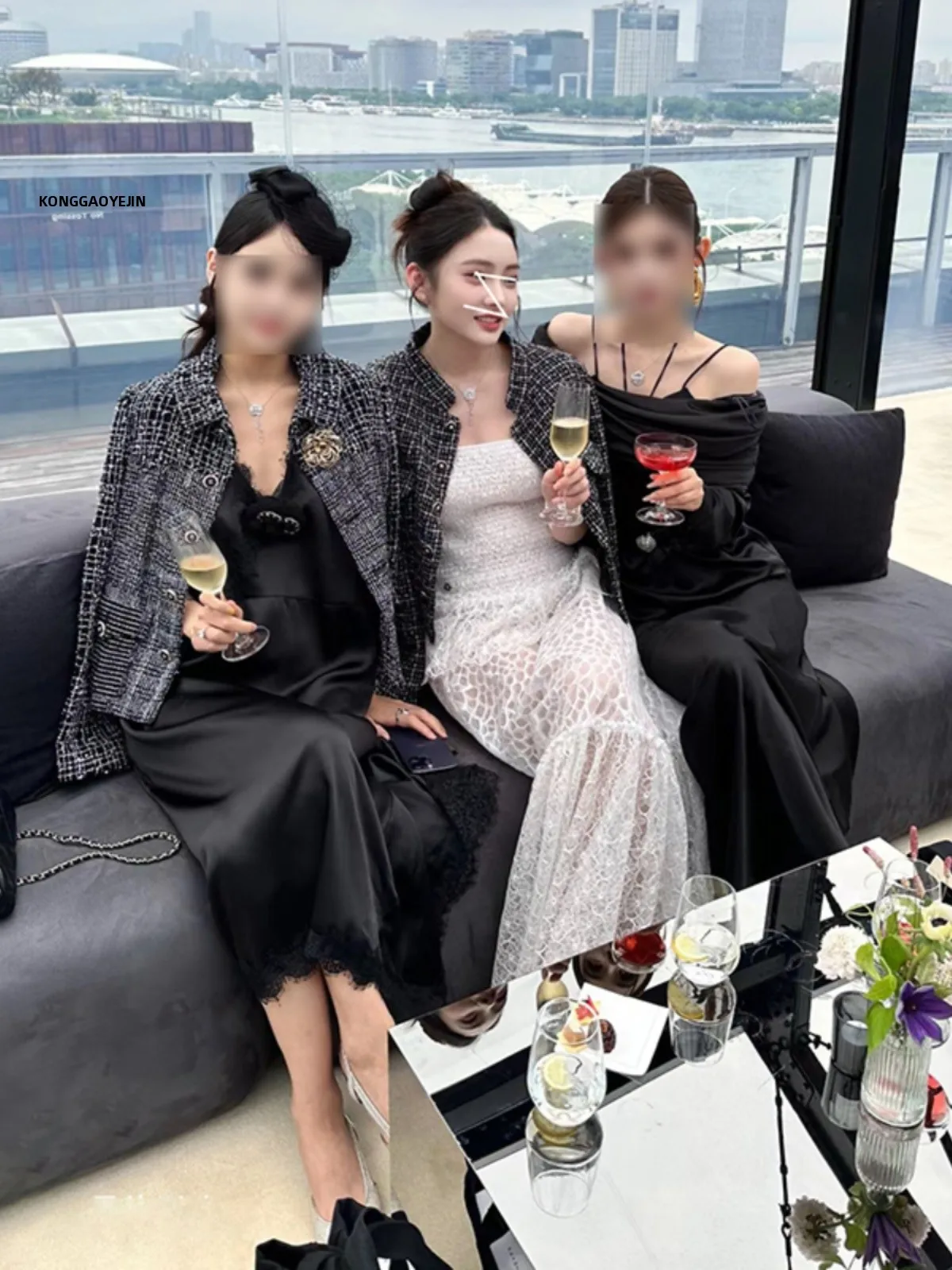 あいみょん 私服のレースデザインフレアスカートセットアップ対応モデルとは