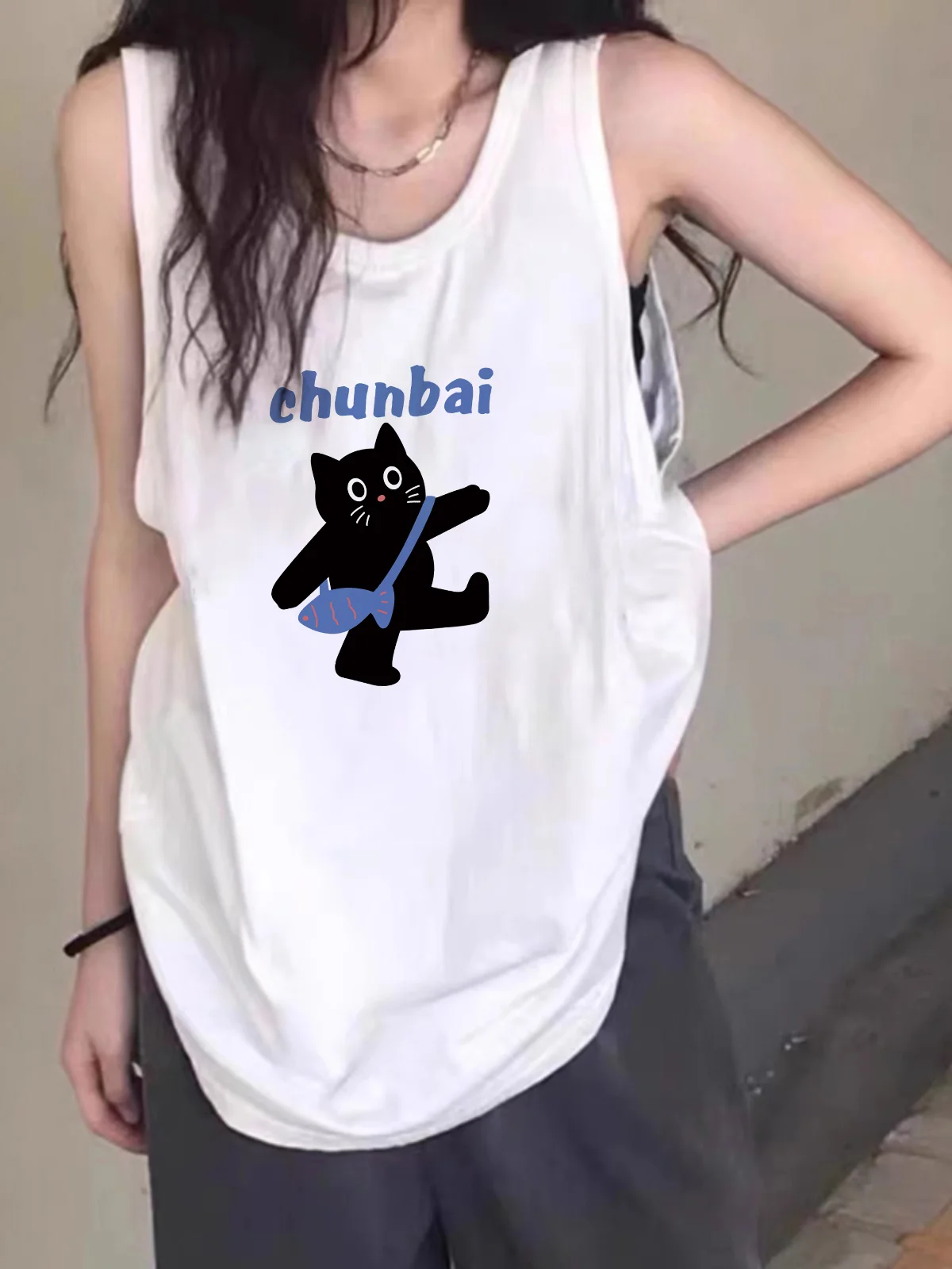 ぶかぶかtシャツ：夏のカジュアルスタイルに最適なリラックスフィットデザイン
